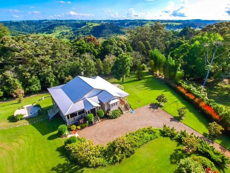 مونتفيل Mill Hill Cottage