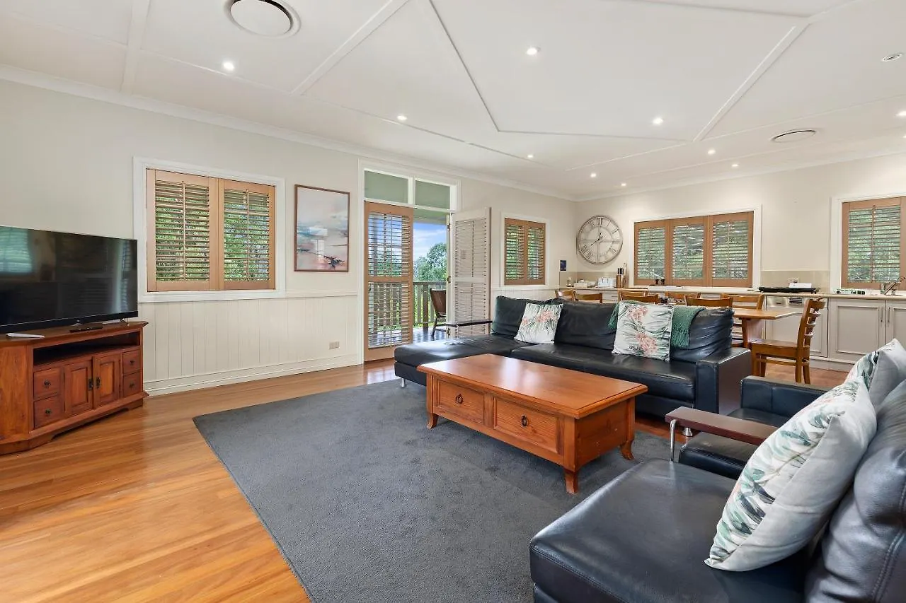 مونتفيل Mill Hill Cottage بيت للعطل