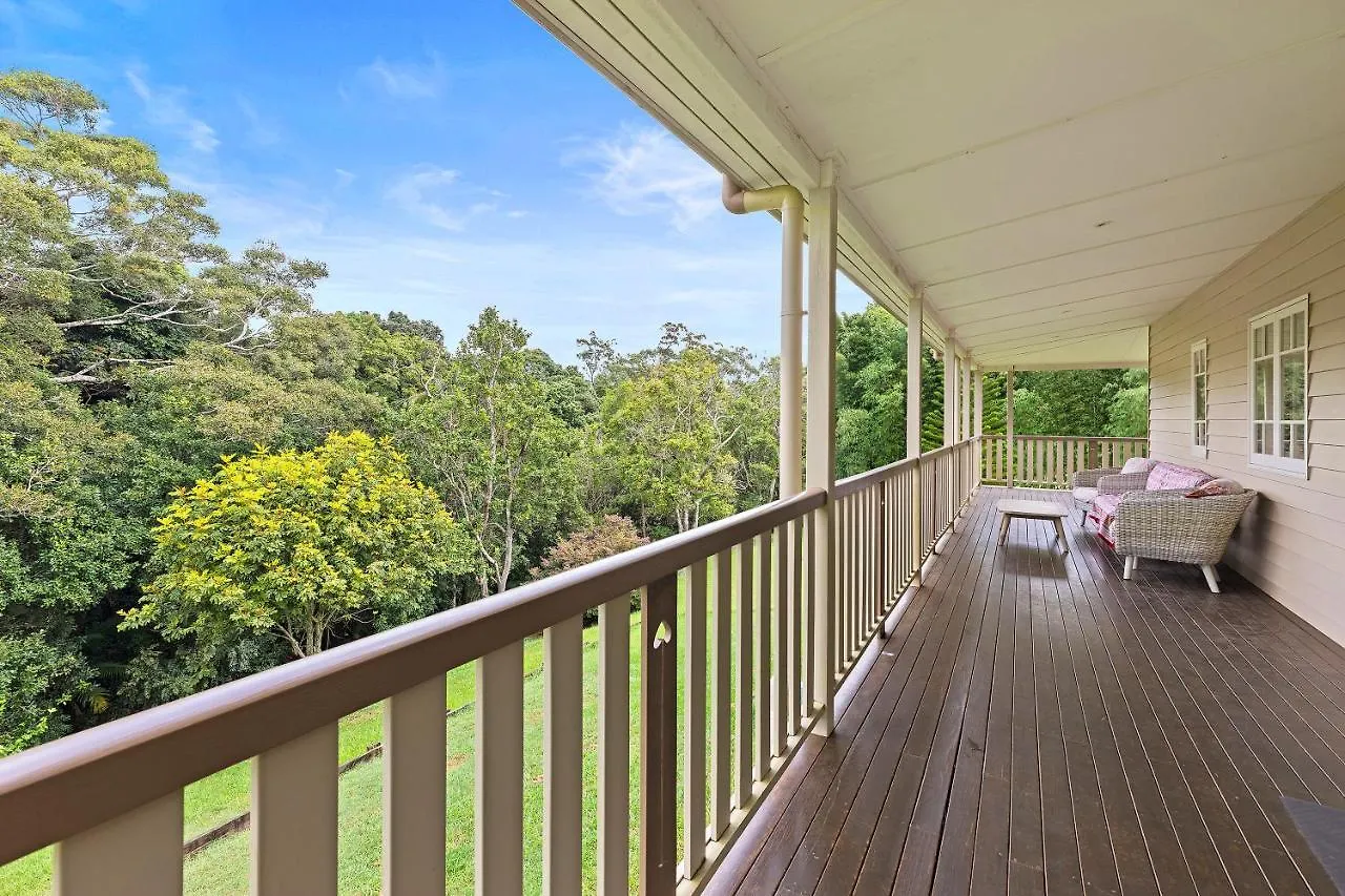مونتفيل Mill Hill Cottage